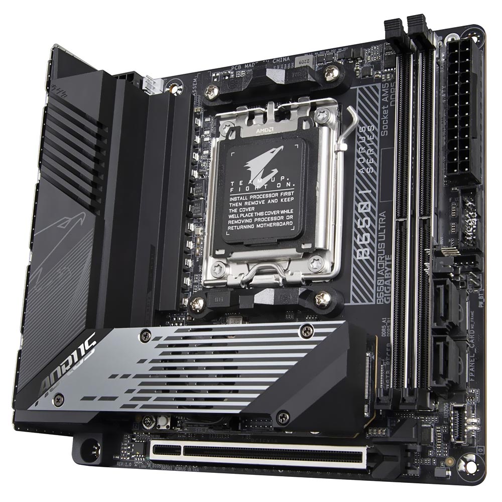 Placa Mãe Gigabyte B650I AORUS Ultra Socket AM5 / DDR5